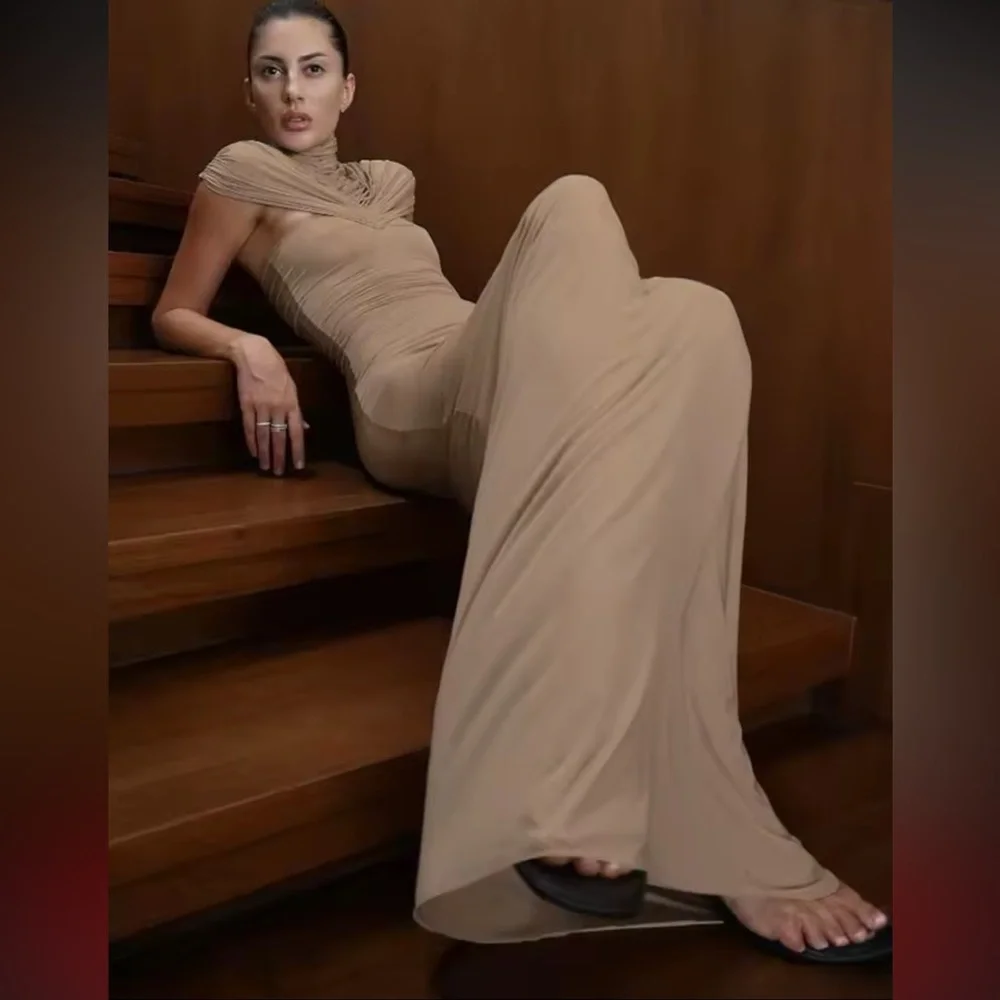 Nude sculpted maxi dress like helsa mugler - Picture 4 of 14